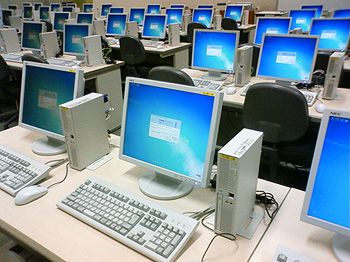 教育用コンピュータシステム